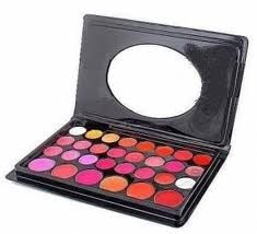 Paleta de 30 batons e gloss